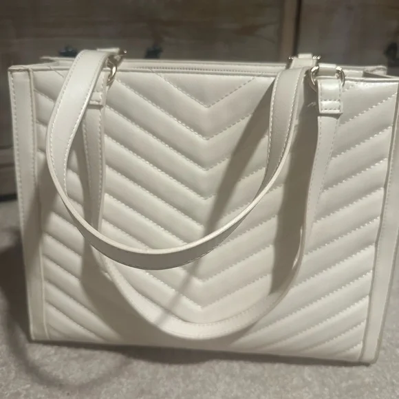 Aldo White and Gold Chain Handbag Purse - Picture 6 of 11